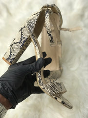 Women Heels minor defected Size 7 (EU 37)