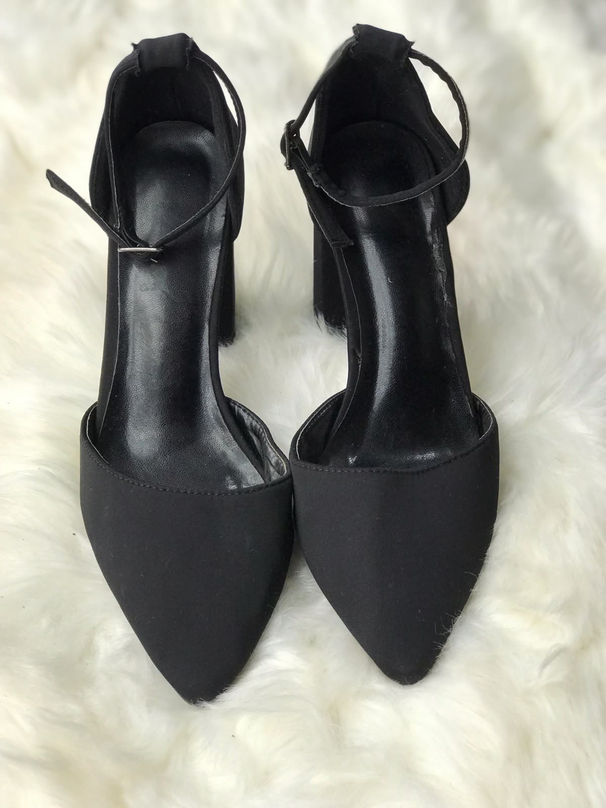 Women Heels Size 7 (EU 37)