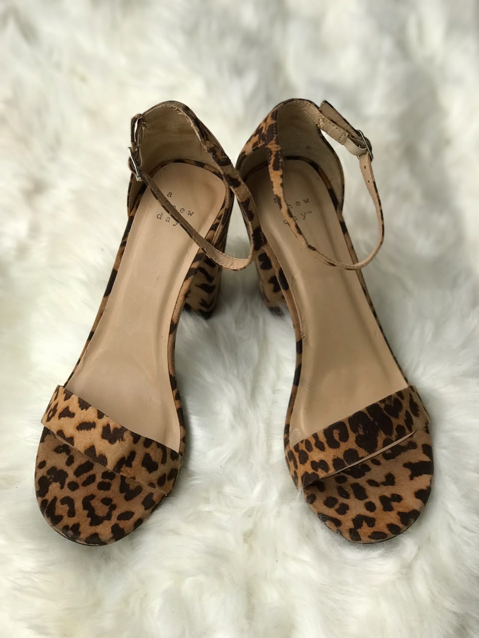 Women Heels Size 9 (EU 39)