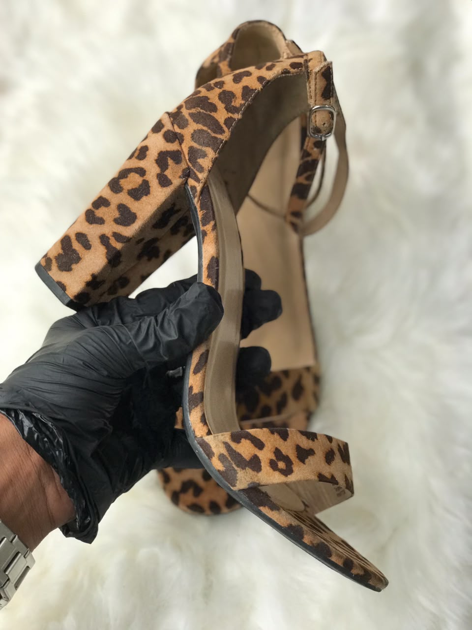 Women Heels Size 9 (EU 39)