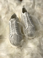 Women shoes minor stain Size 8 (EU 38)