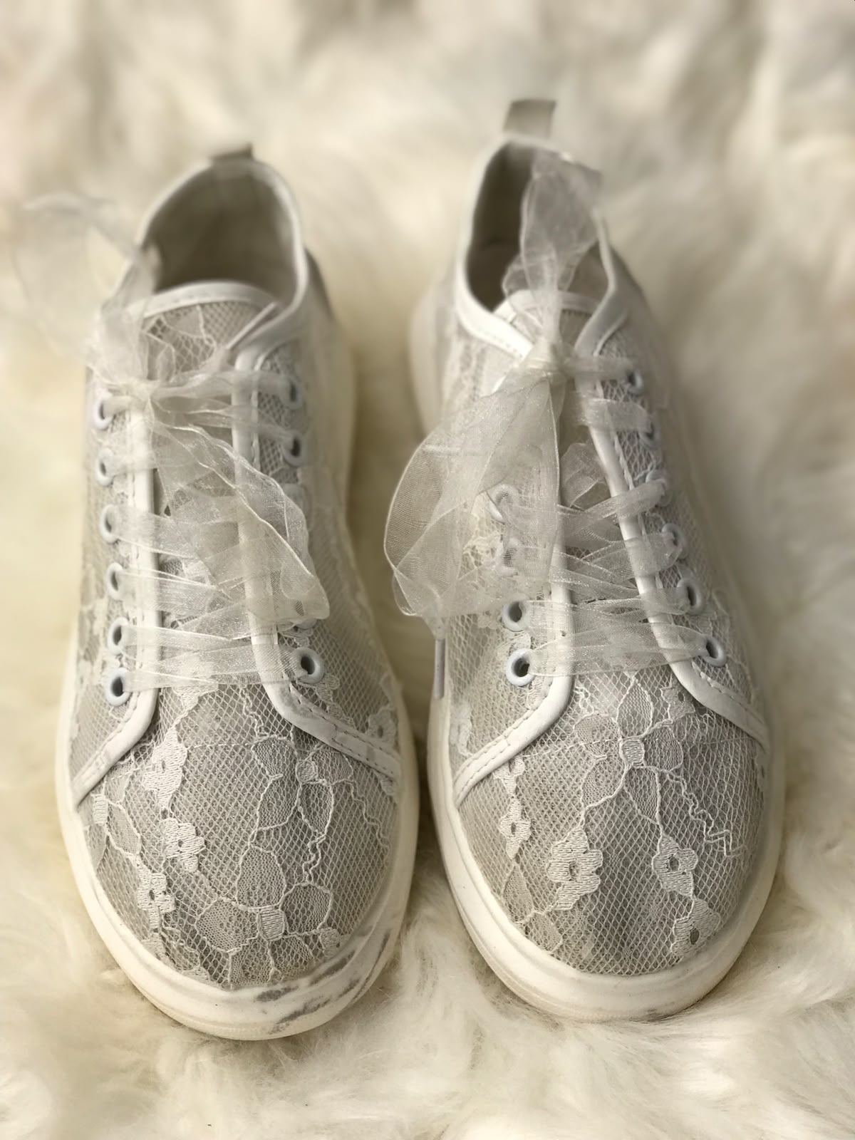 Women shoes minor stain Size 8 (EU 38)