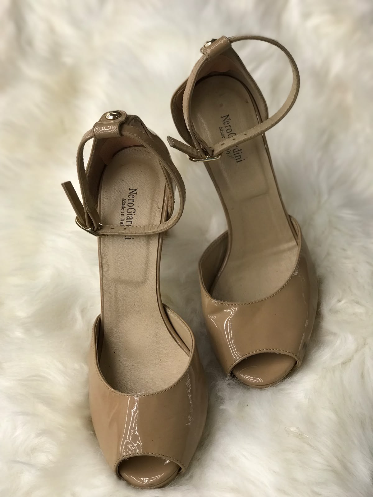 Women Heels Size 5 (EU 35) minor stain