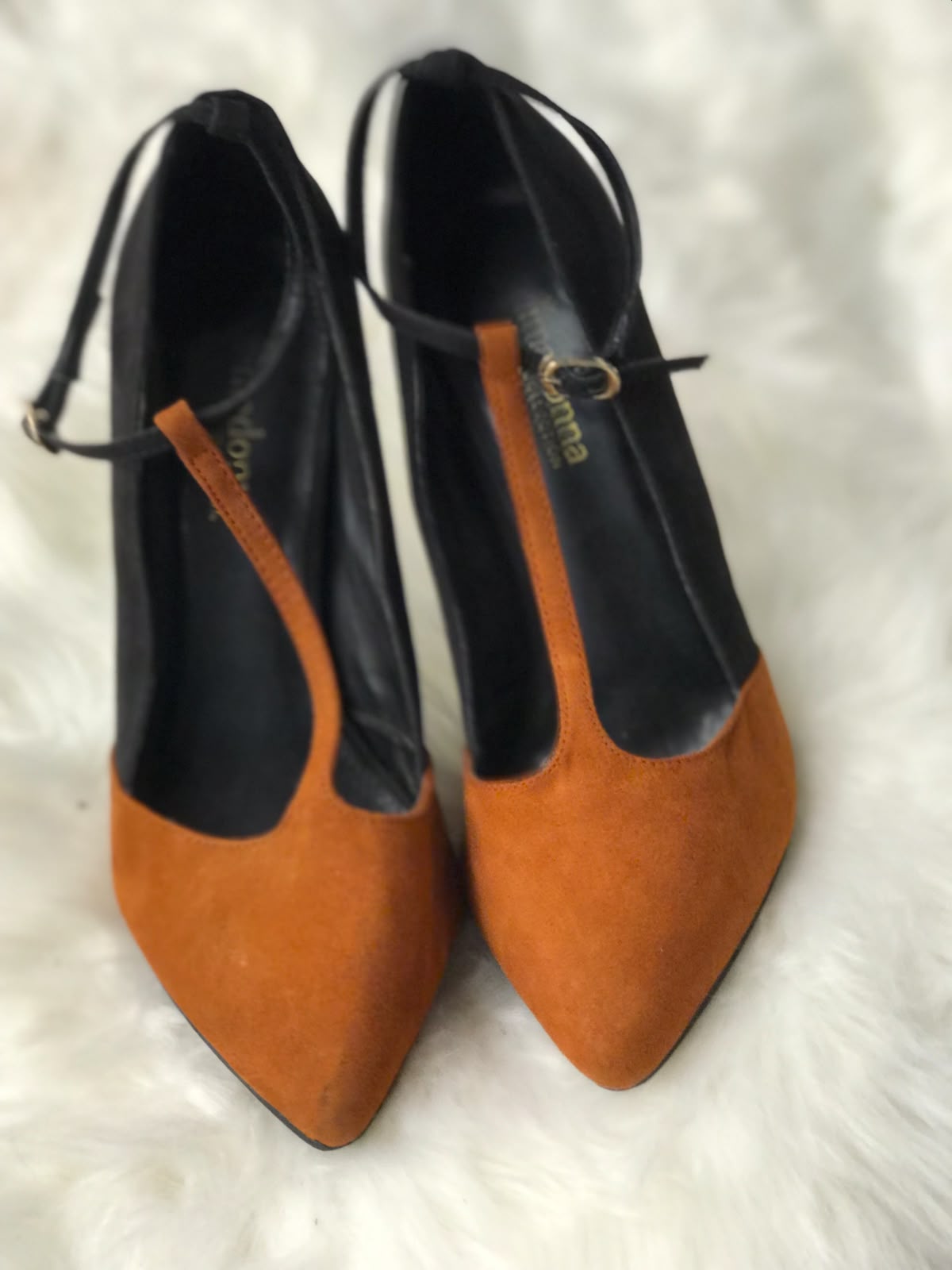 Women Heels Size 7 (EU 37 )
