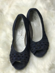 Women Pumps Size 8 (EU 38)