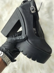 Women Heels Size 9 (EU 39)