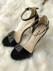 Women Heels Size 6 (EU 36) minor defected