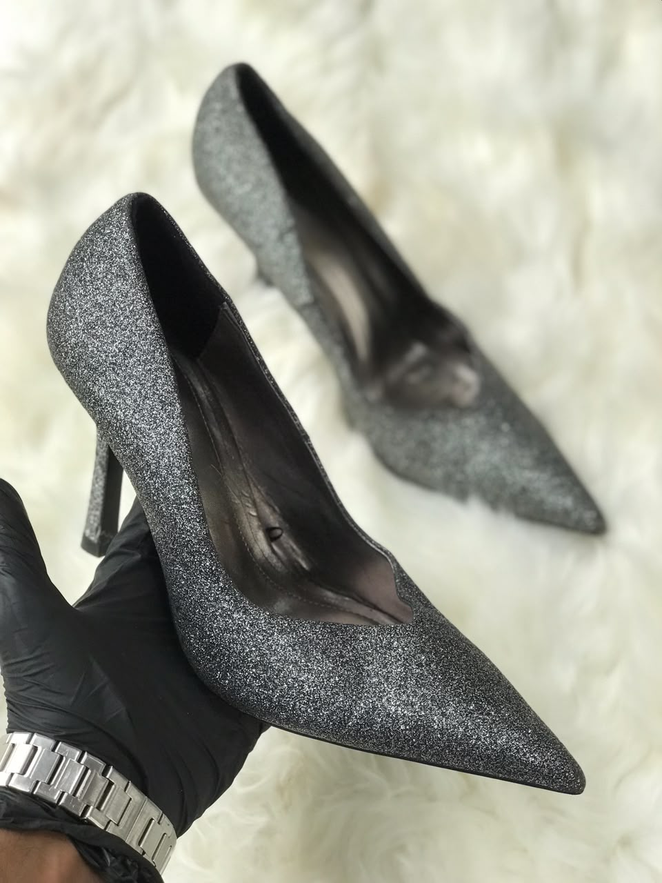 Women Heels Size 9 (EU 39)