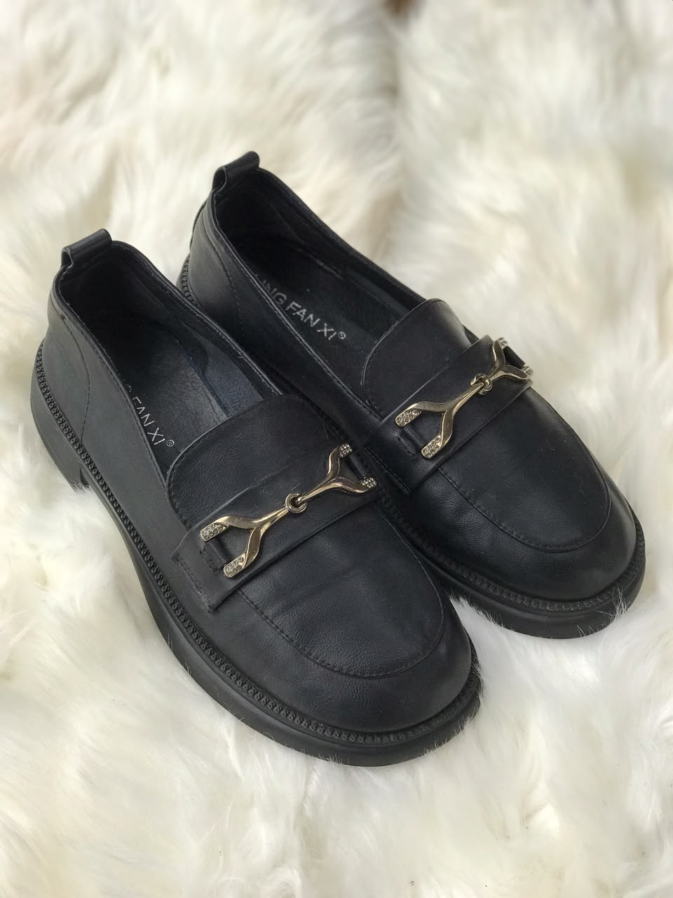 Women shoes Size 6 (EU 36)