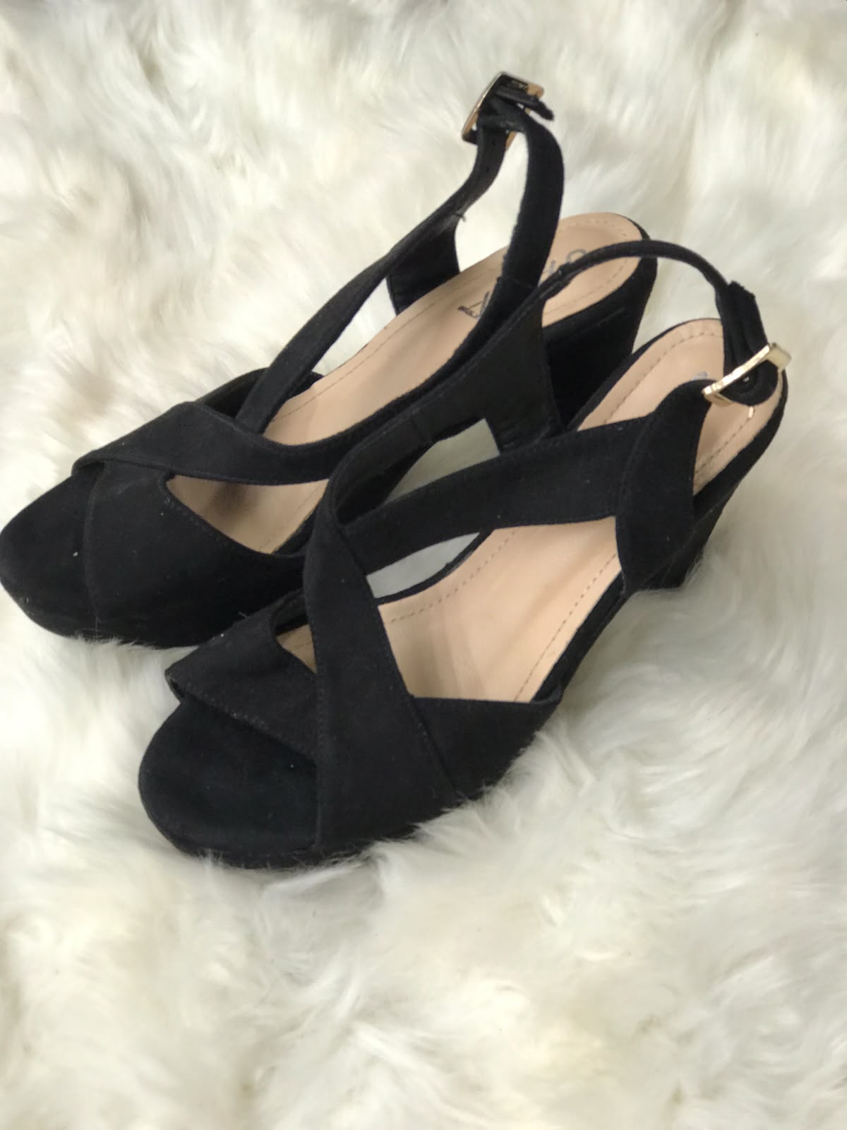 Women Heels Size 7 (EU 37)