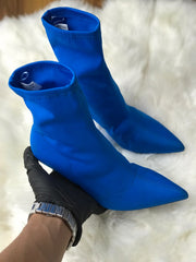 Women boots Size 7 (EU 37)