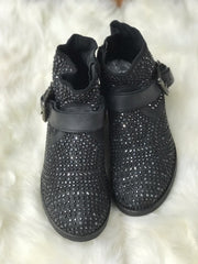 Women shoes Size 8 (EU 38)
