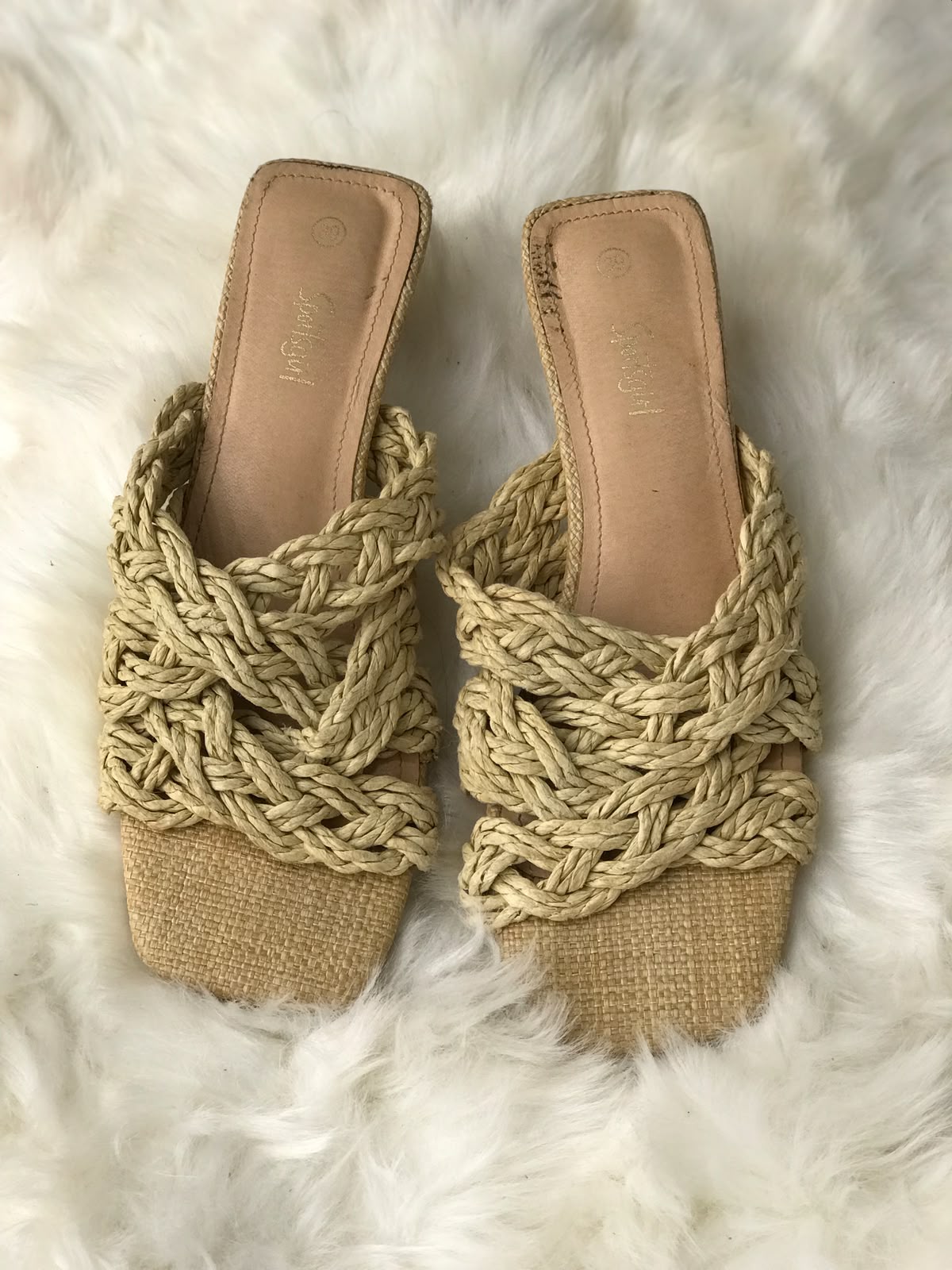 Women slippers Size 9 (EU 39)