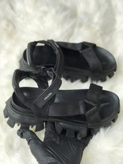 Women sandol Size 7 (EU 37)