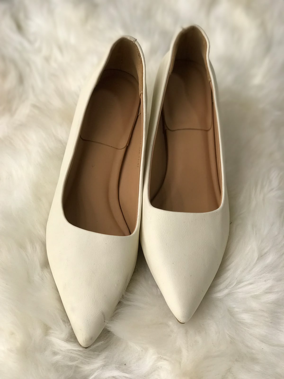 Women Heels Size 7 (EU 37) minor stain