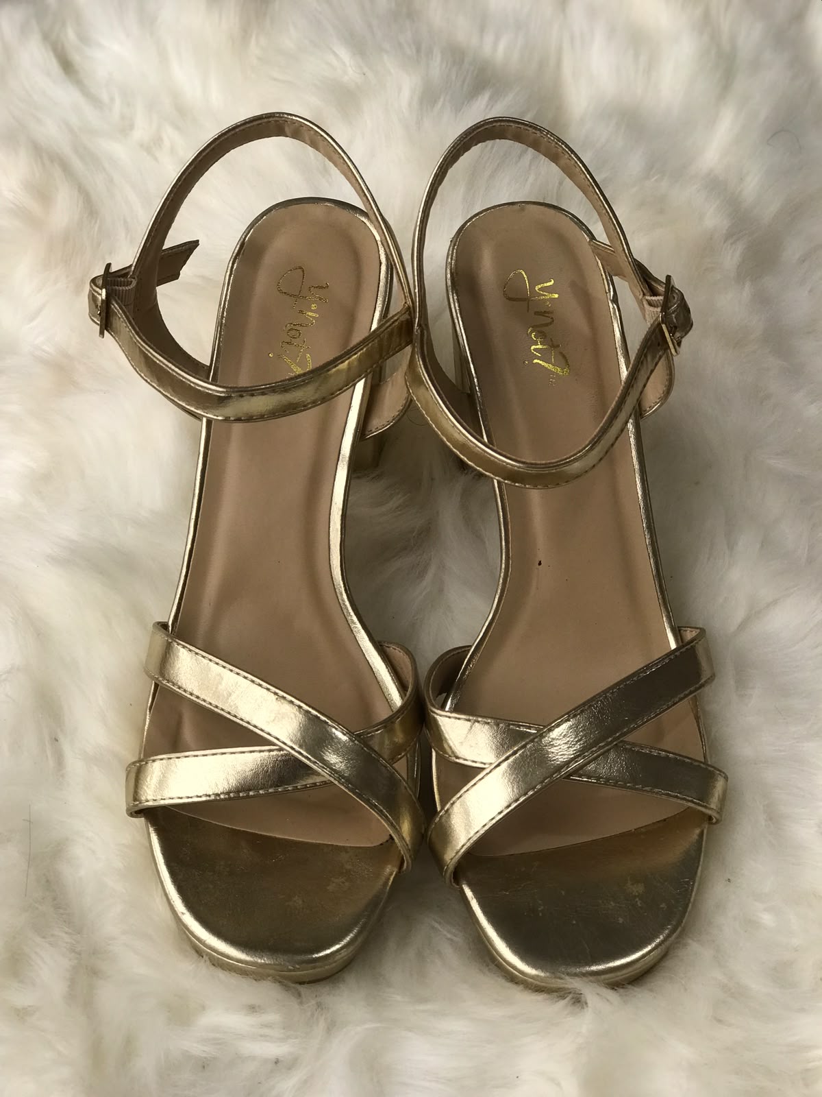 Women Heels Size 9 (EU 39)