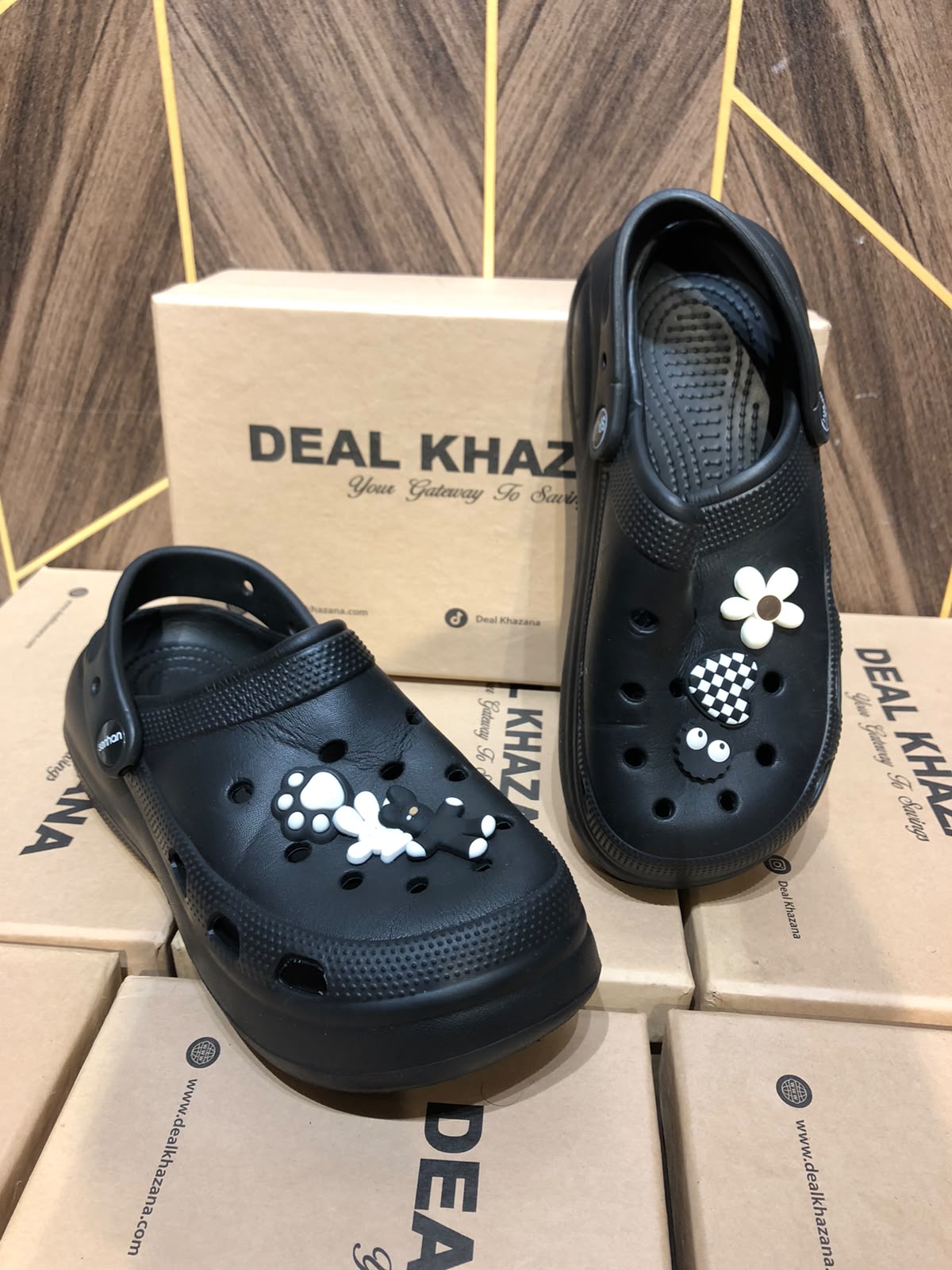 Women Comfortable Crocs Size 5