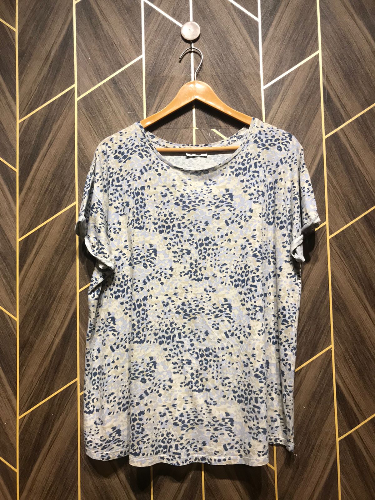 T-Shirt Jersey Large Size Length 27  baggy