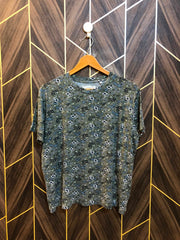 T-Shirt Jersey Medium Size Length 23 baggy