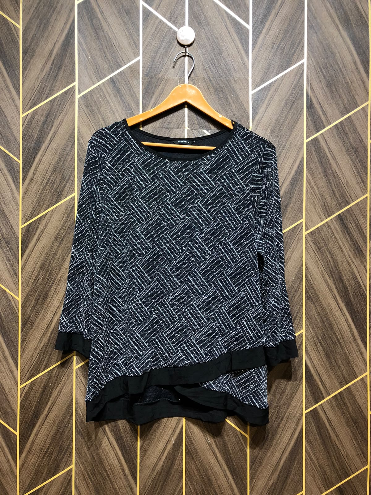 women top size chest 21 length 28