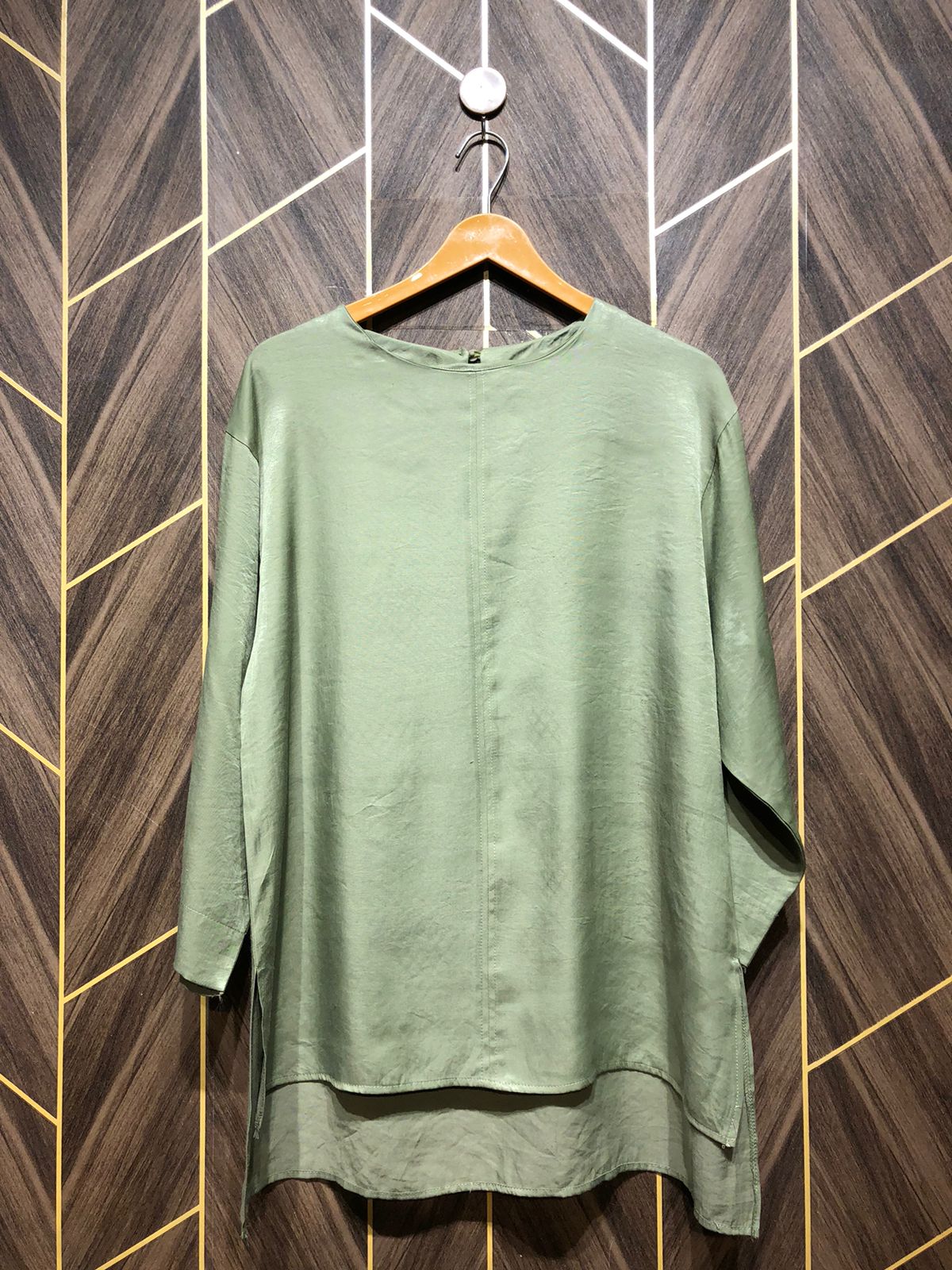 Western Top Silk baggy – Large Size (Chest: 20, Length: 31)