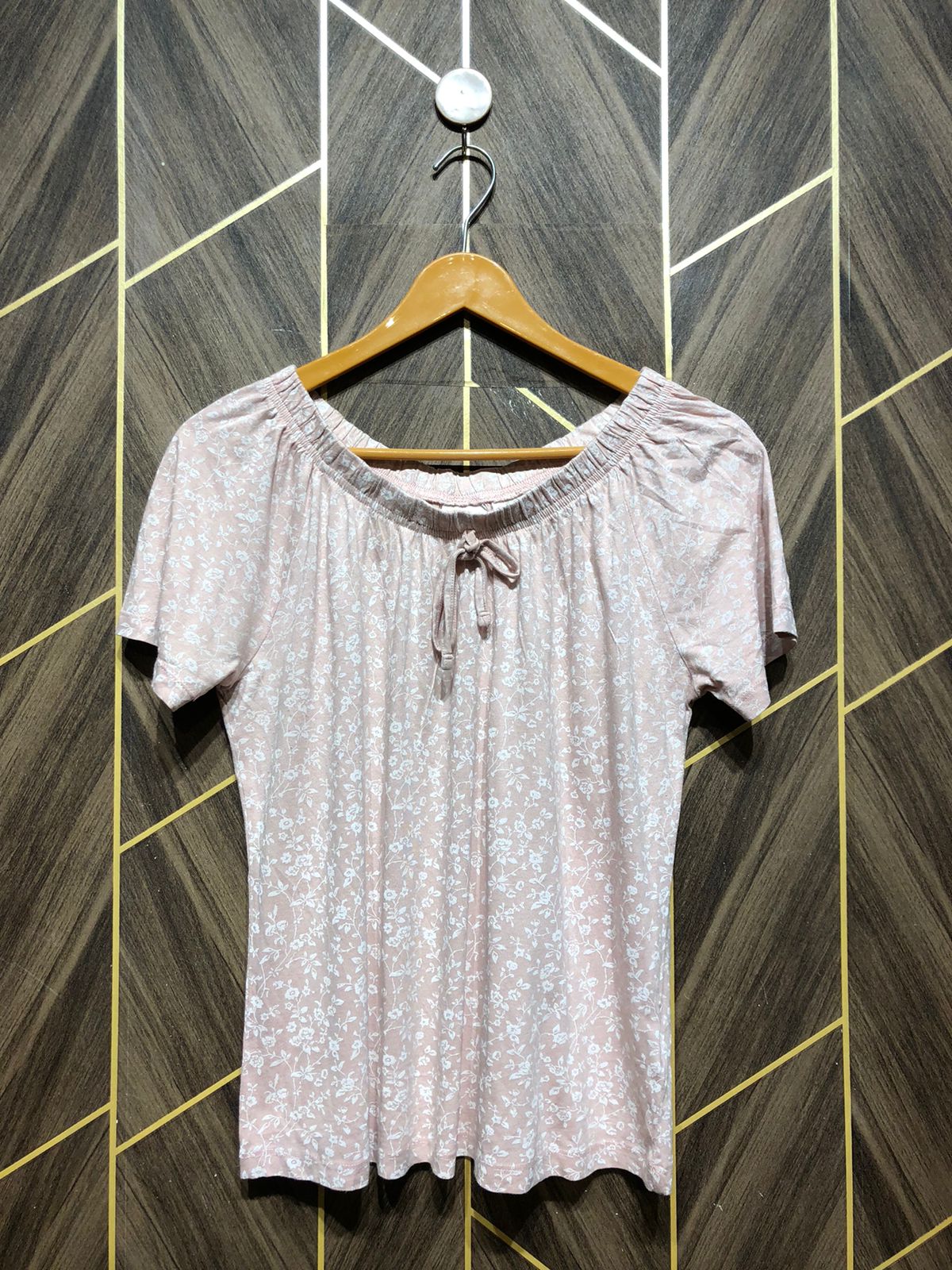 T-Shirt Jersey Small to Medium Size Length 23