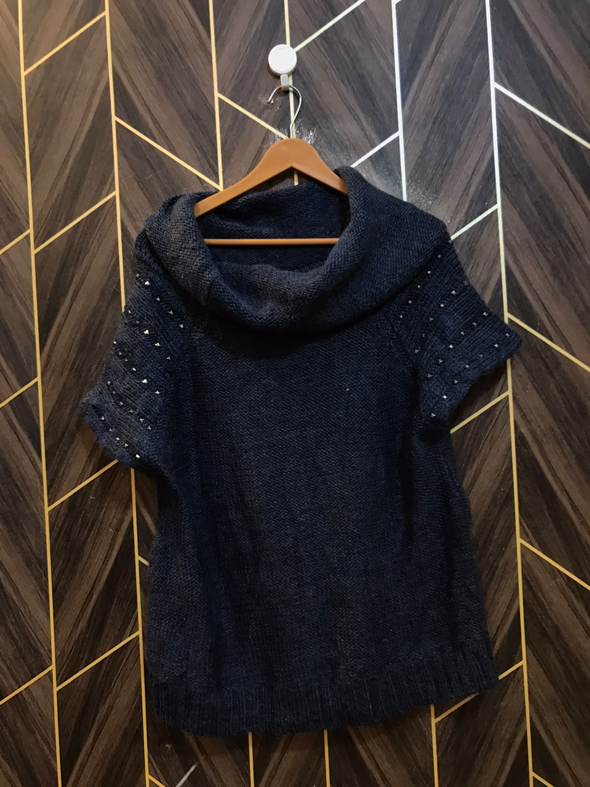 Women Crop Sweater Medium | Size | Chest 19 | Length 26