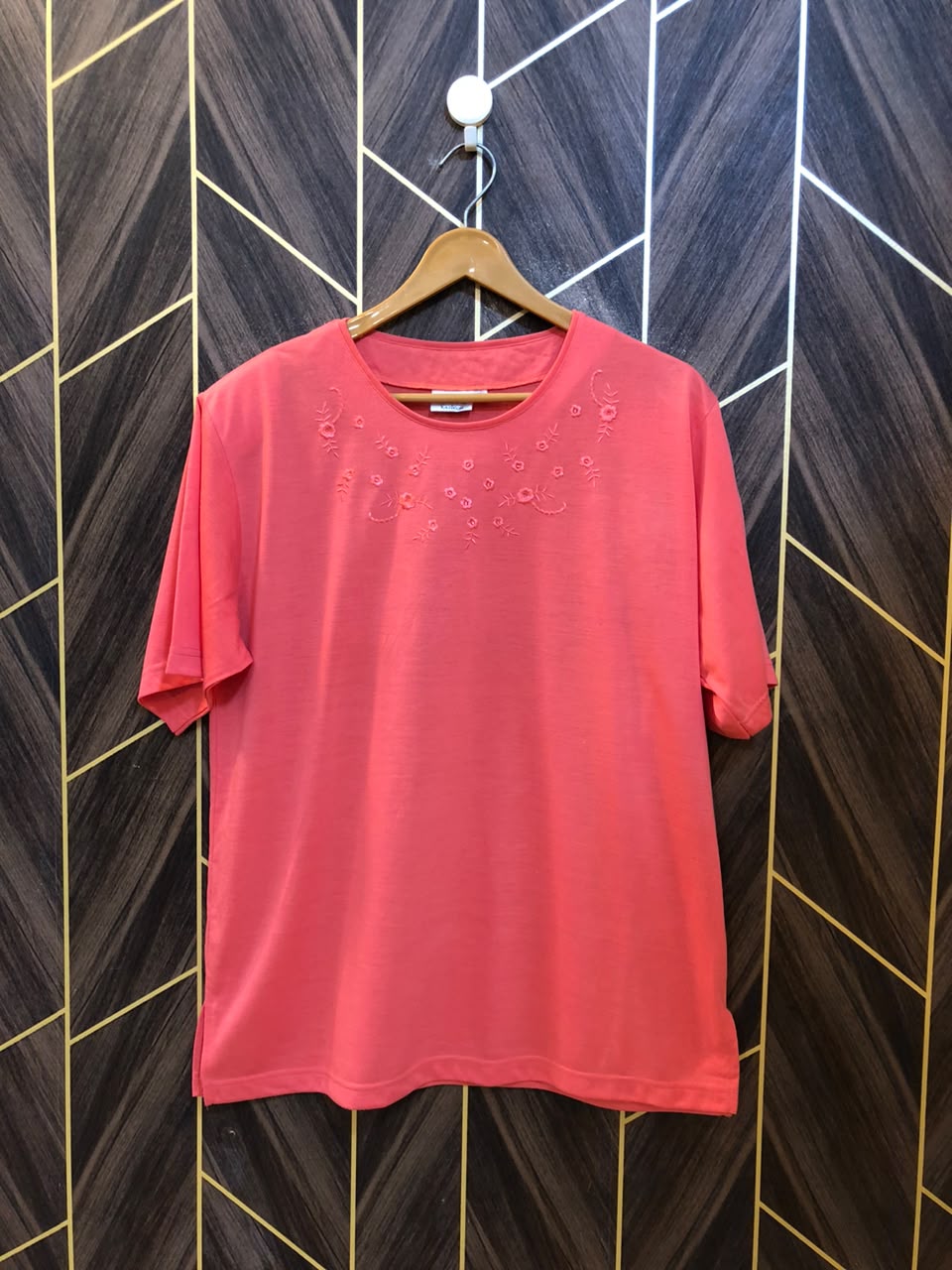 T-Shirt Jersey Large Size Length 27  baggy
