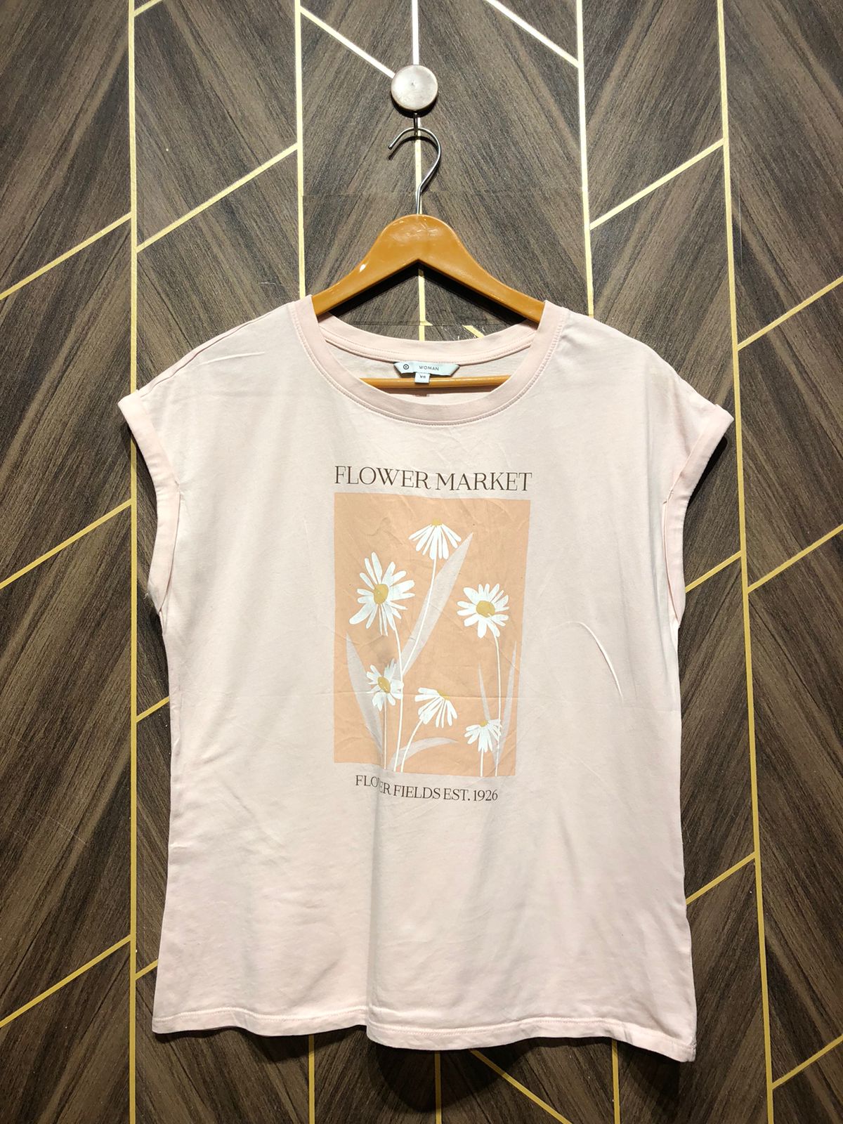 T-Shirt Jersey Medium Size Length 25 baggy