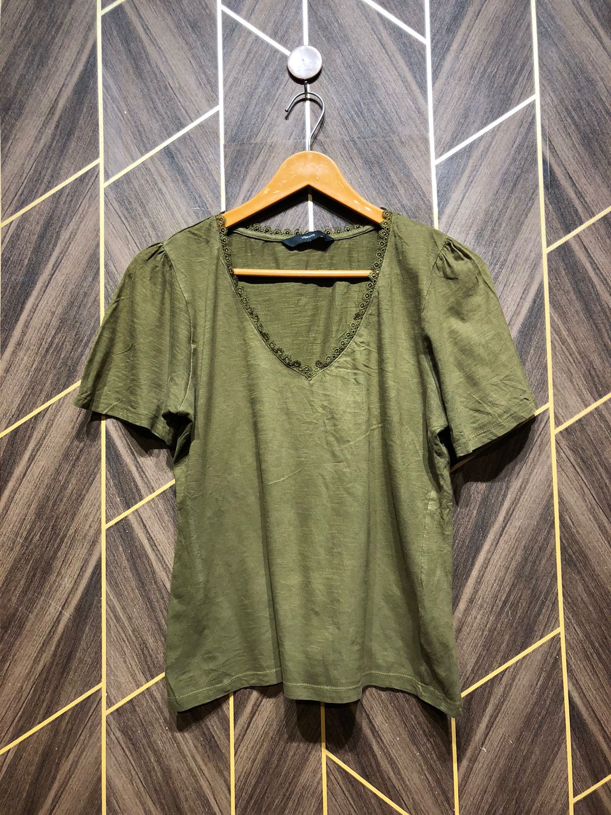 T-Shirt Jersey Small to Medium Size Length 22