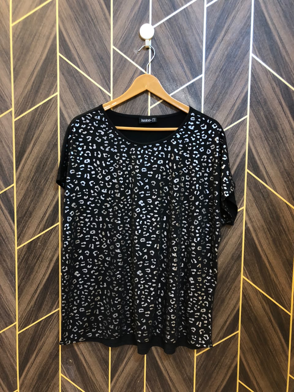 T-Shirt Jersey Large Size Length 27  baggy