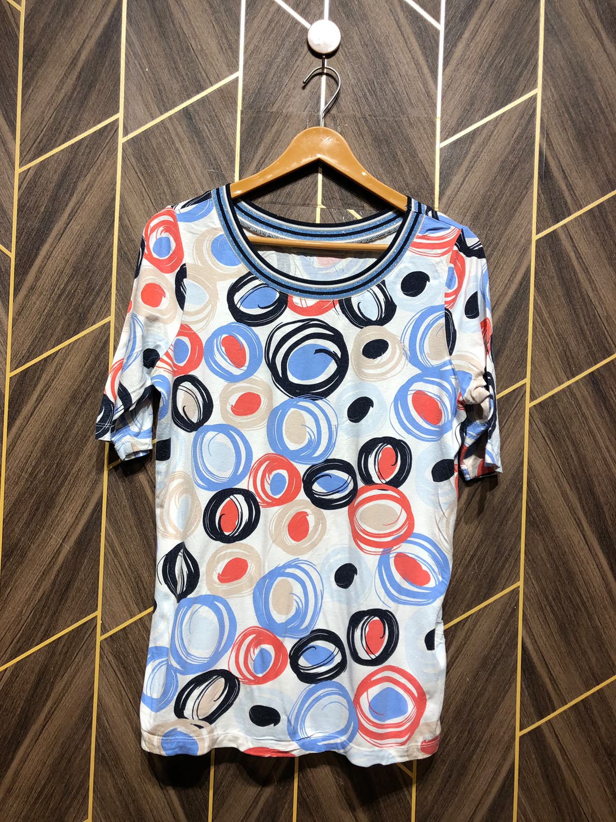 T-Shirt Jersey Medium to Large Size Length 26