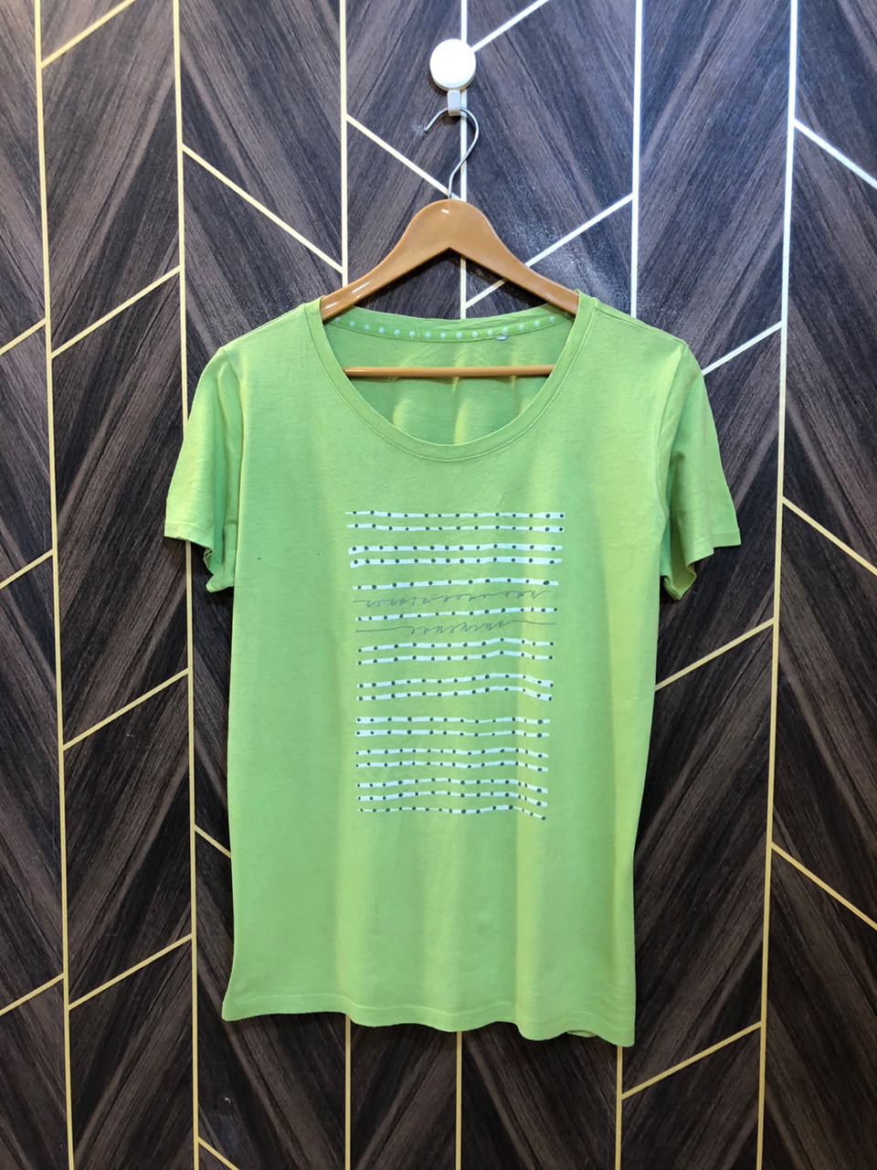 T-Shirt Jersey Medium to Large Size Length 25
