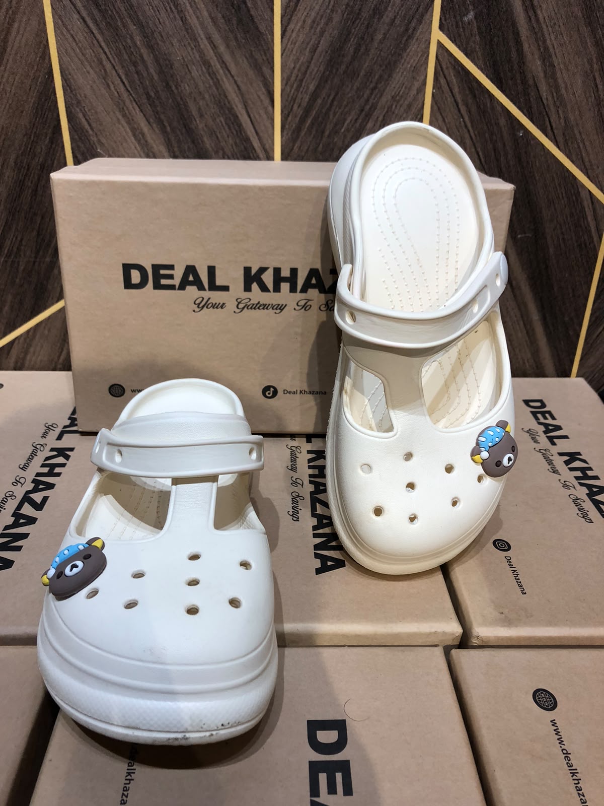 Women Comfortable Crocs Size 5
