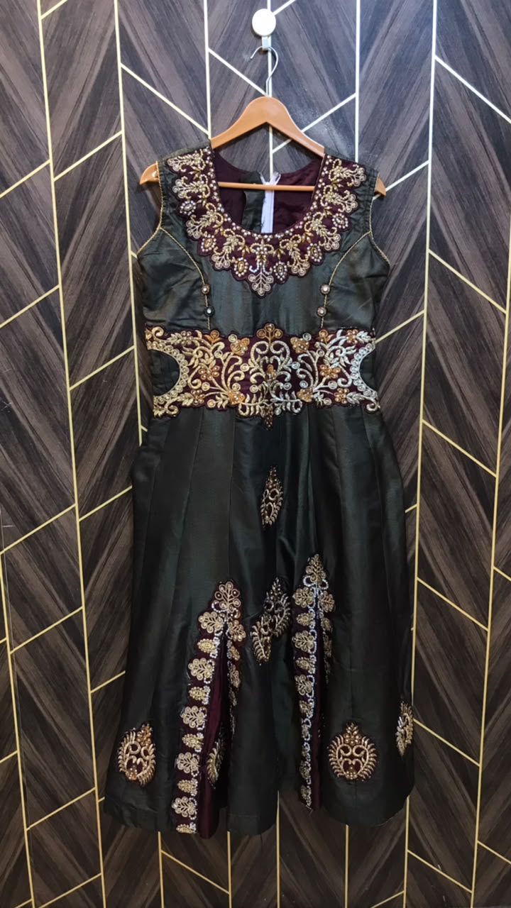 Western Long Maxi  dress Silk Medium | Size | Chest 19 | Length 51