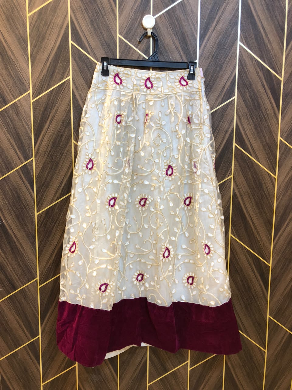 Women Skirts Silk Small | Size Waist 28 | Length 37