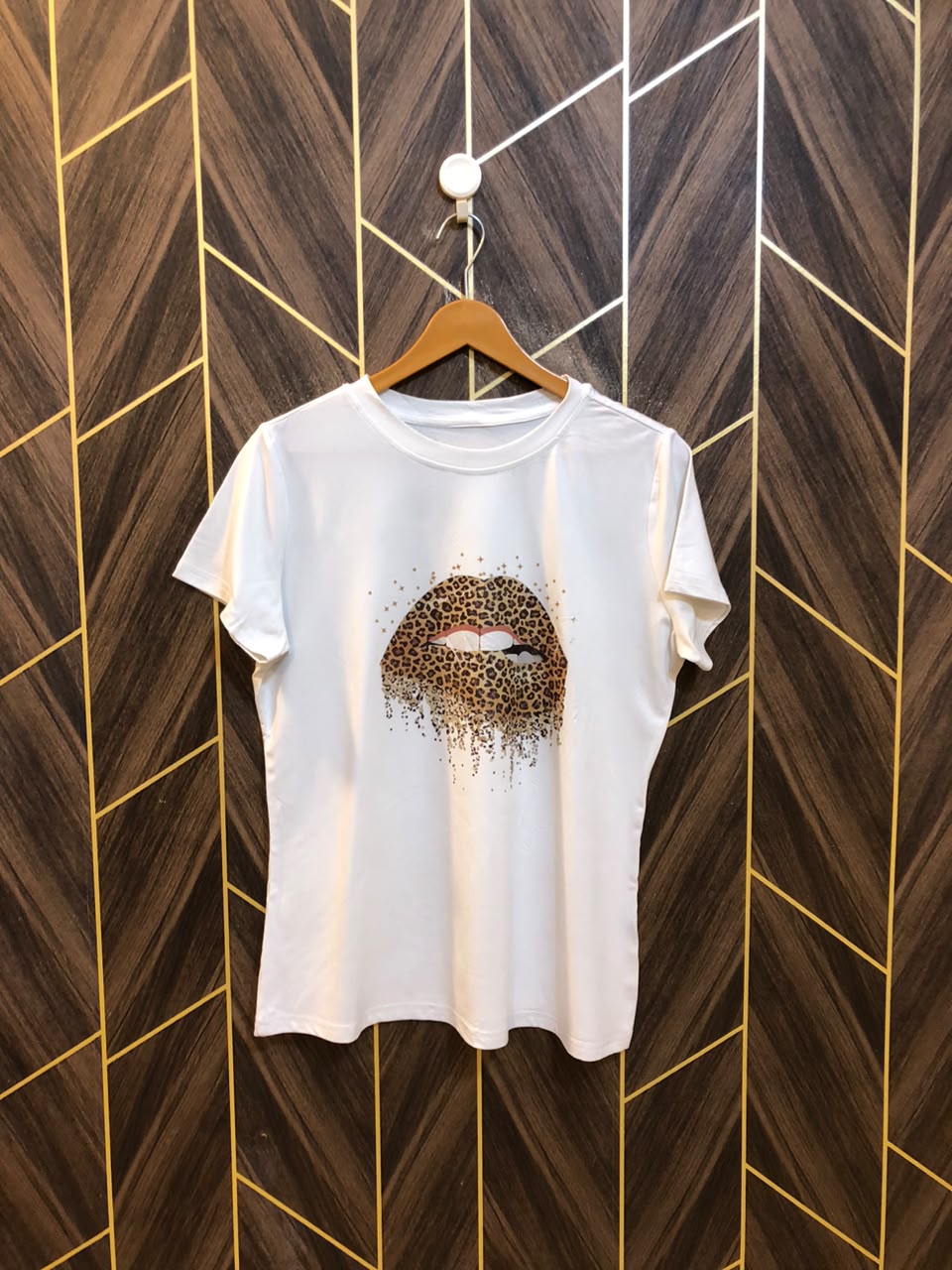 T-Shirt Jersey Medium Size Length 26 baggy