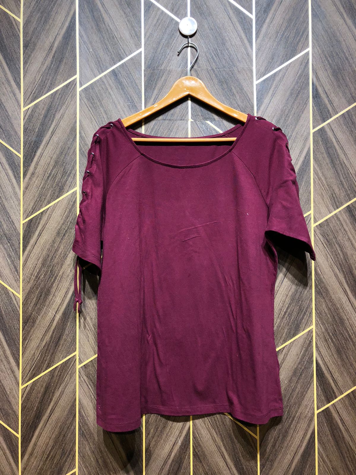 T-Shirt Jersey Medium to Large Size Length 27