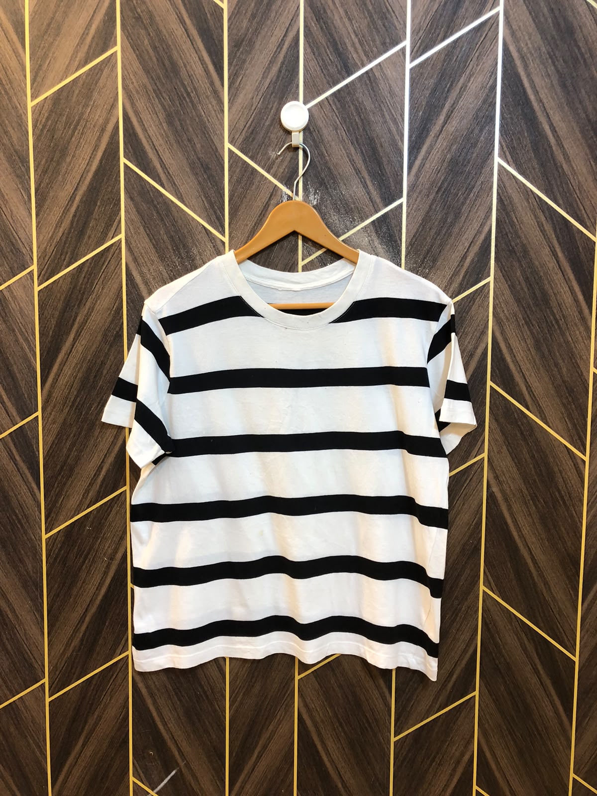 T-Shirt Jersey Medium Size Length 24 baggy