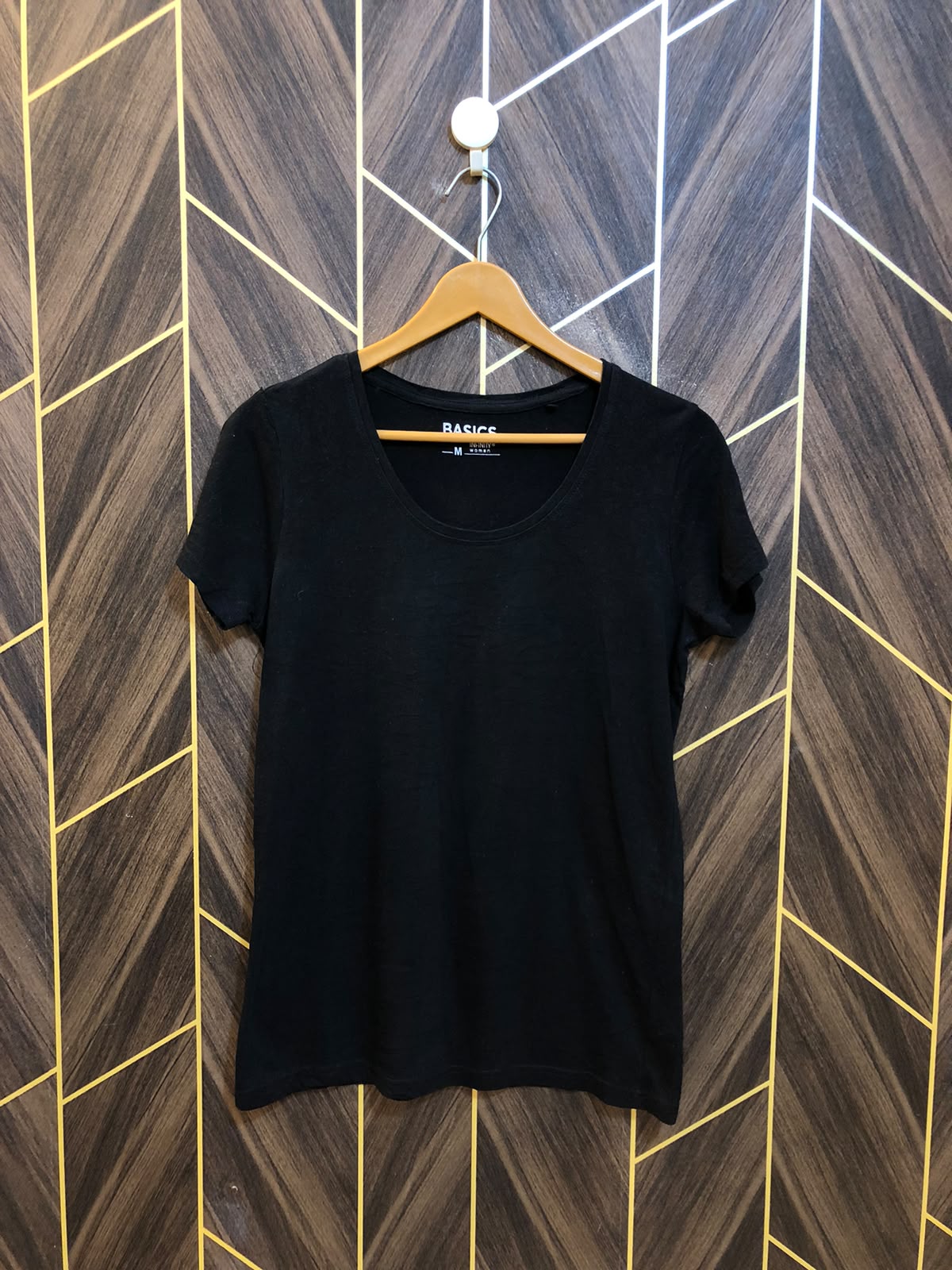 T-Shirt Jersey Small to Medium Size Length 25