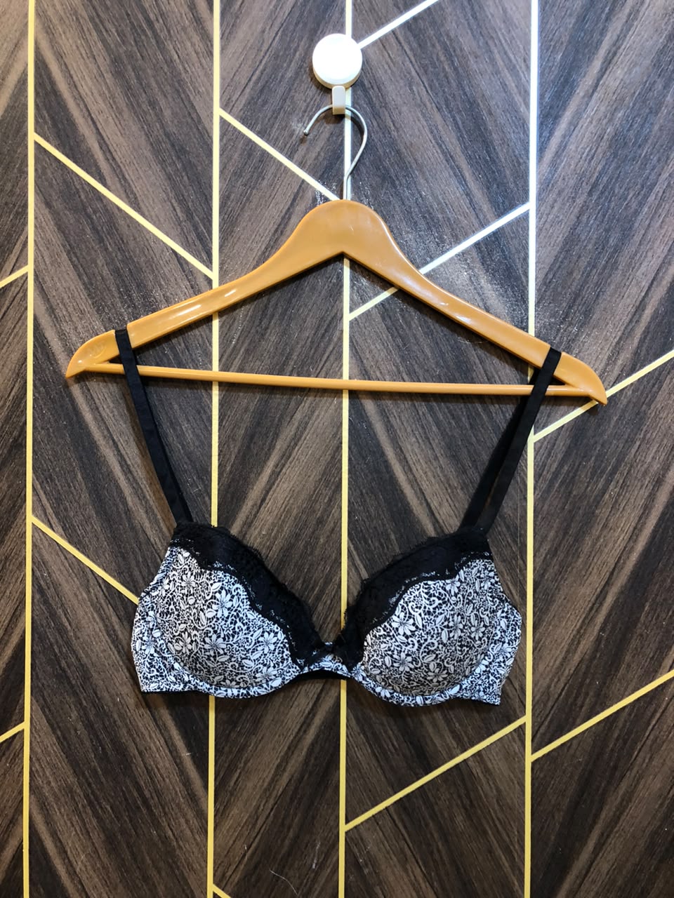 Women Sports Bra – Medium