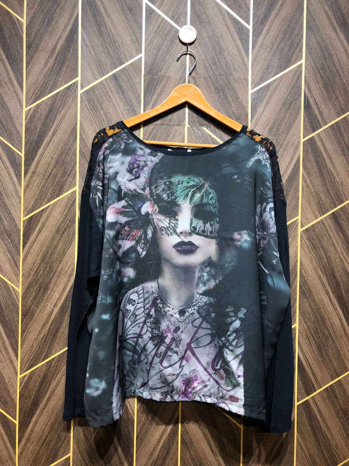 Western Top Silk  baggy  – XX-Large Size (Chest: 27, Length: 26)