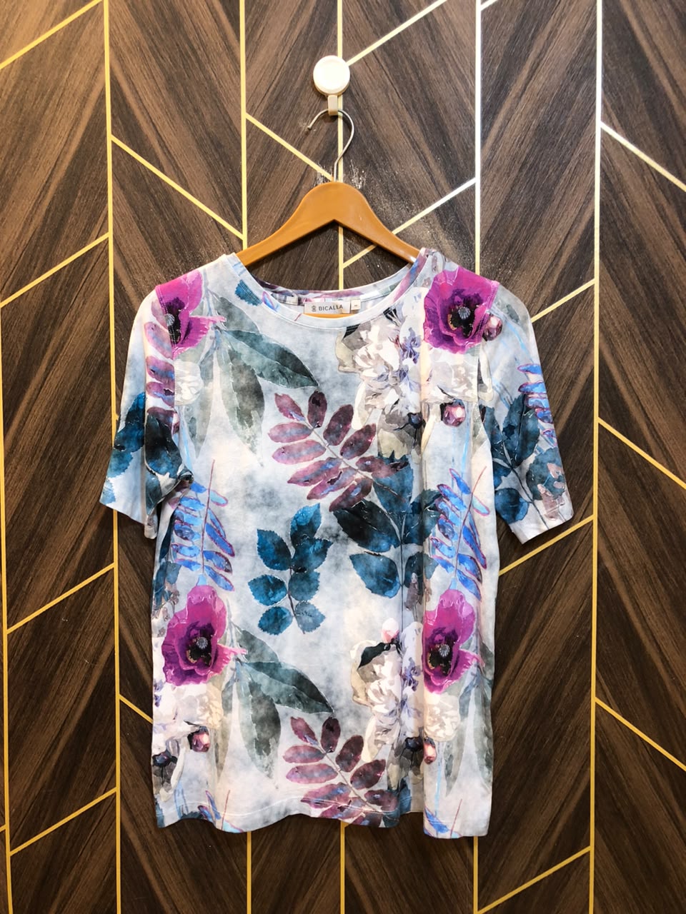 T-Shirt Jersey Medium Size Length 24 baggy
