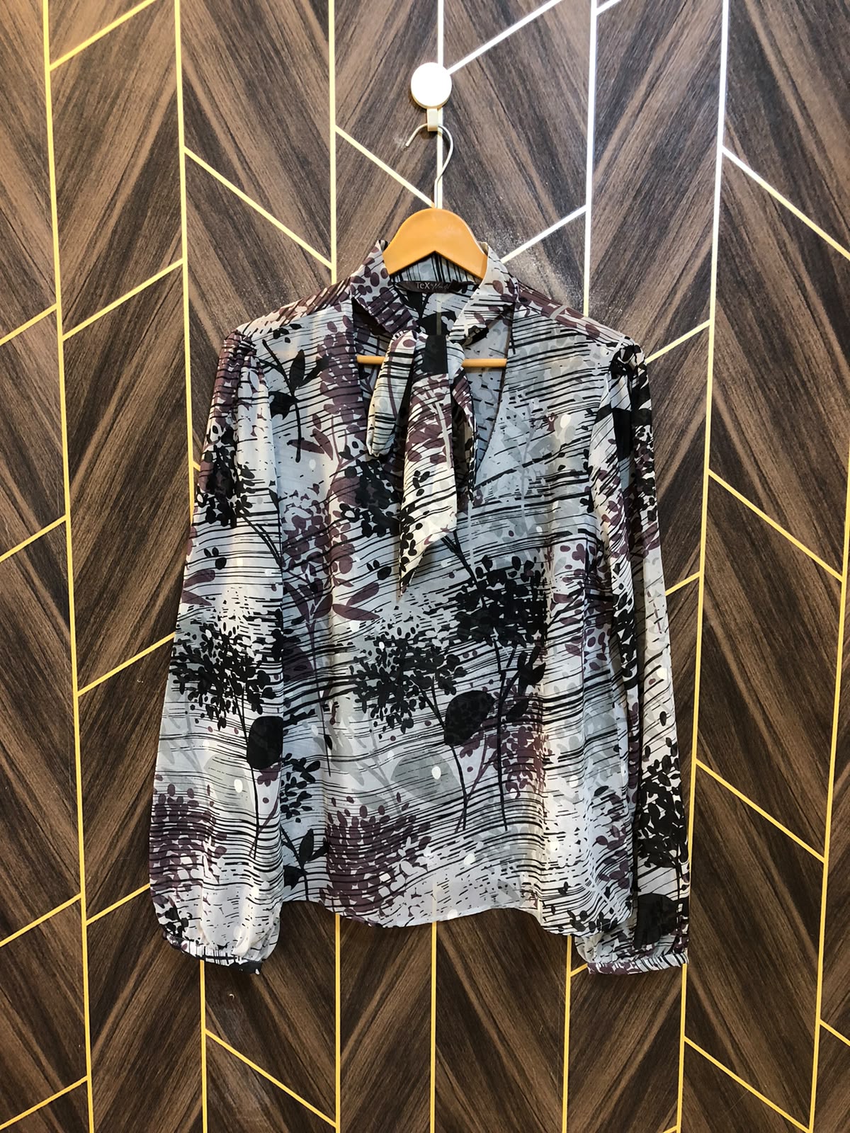 Western Top Chiffon (See Through) – Large Size (Chest: 21 , Length: 26 )