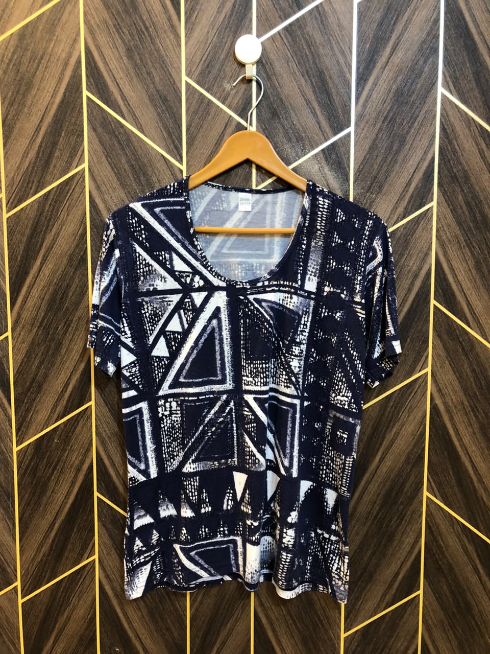 T-Shirt Jersey Medium to Large Size Length 26